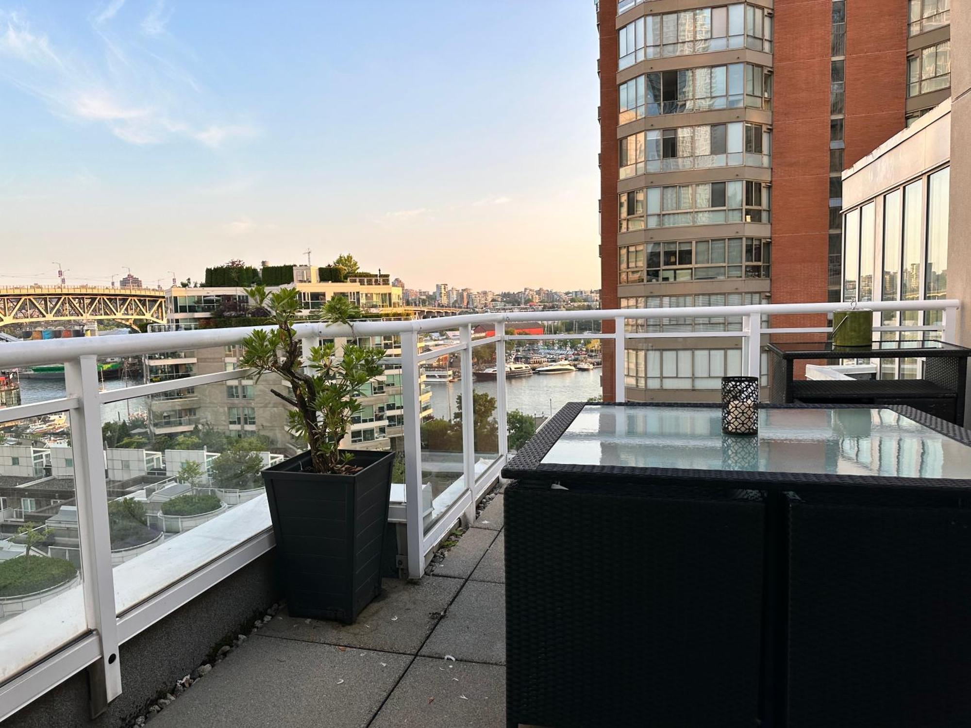 Penthouses Of Beach Ave Vancouver Exteriér fotografie